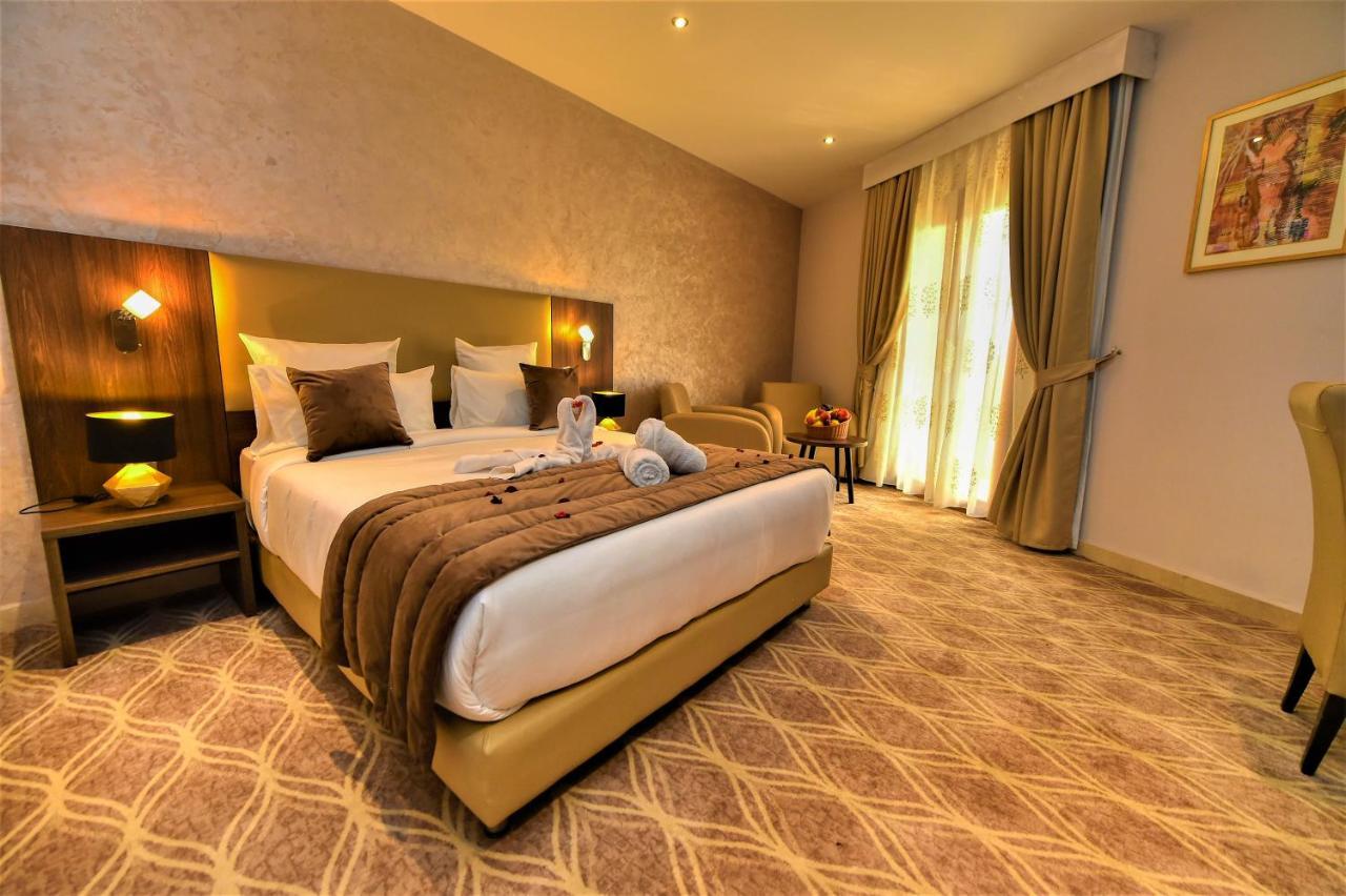 Mf Hotel Oran Bir El Djir Exterior foto