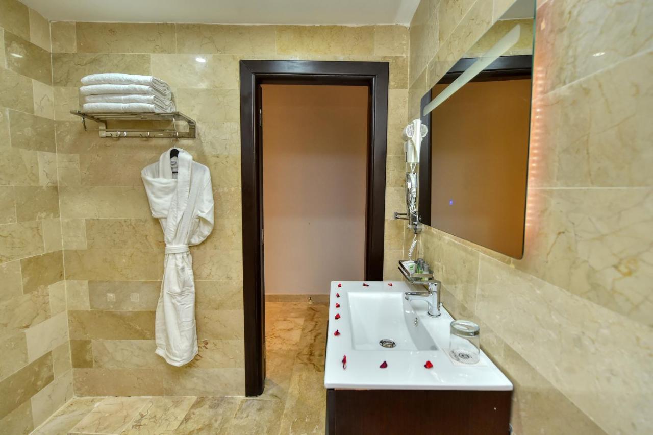 Mf Hotel Oran Bir El Djir Exterior foto