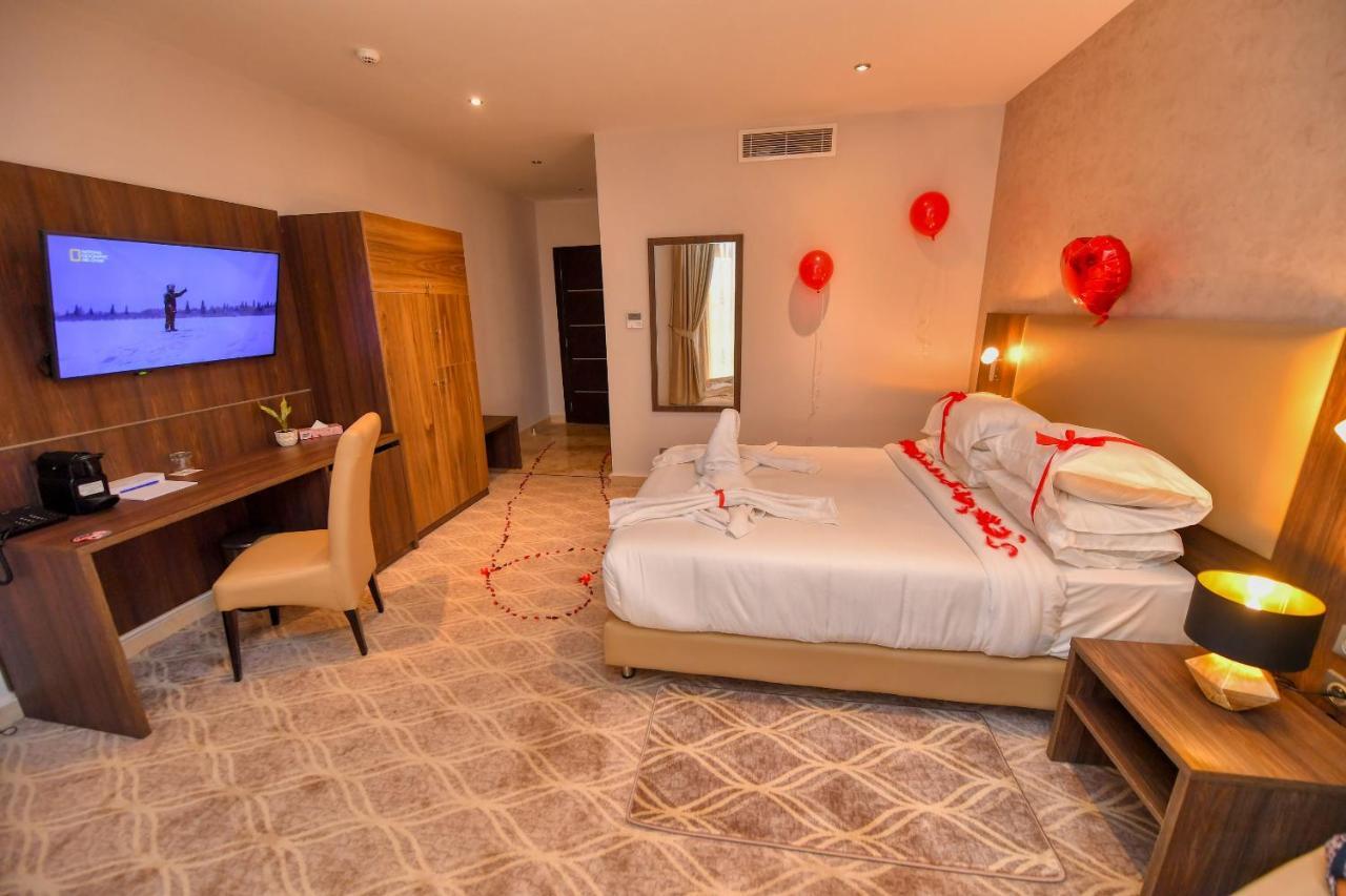Mf Hotel Oran Bir El Djir Exterior foto